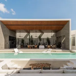 Villa Boya - 6br Luxury Oasis In Berawa, Canggu